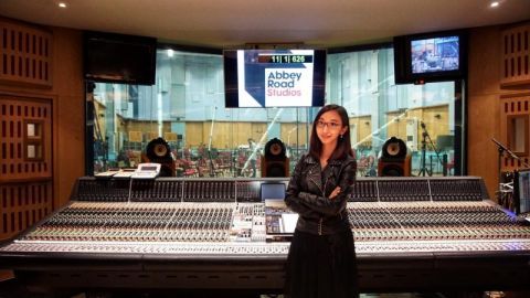 An exclusive interview with Yu Fei, the music supervisor of The Eight Hundred: Letting the audience (图2)